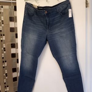 Old Navy Mid Rise Skinny Plus size 18 Jeans